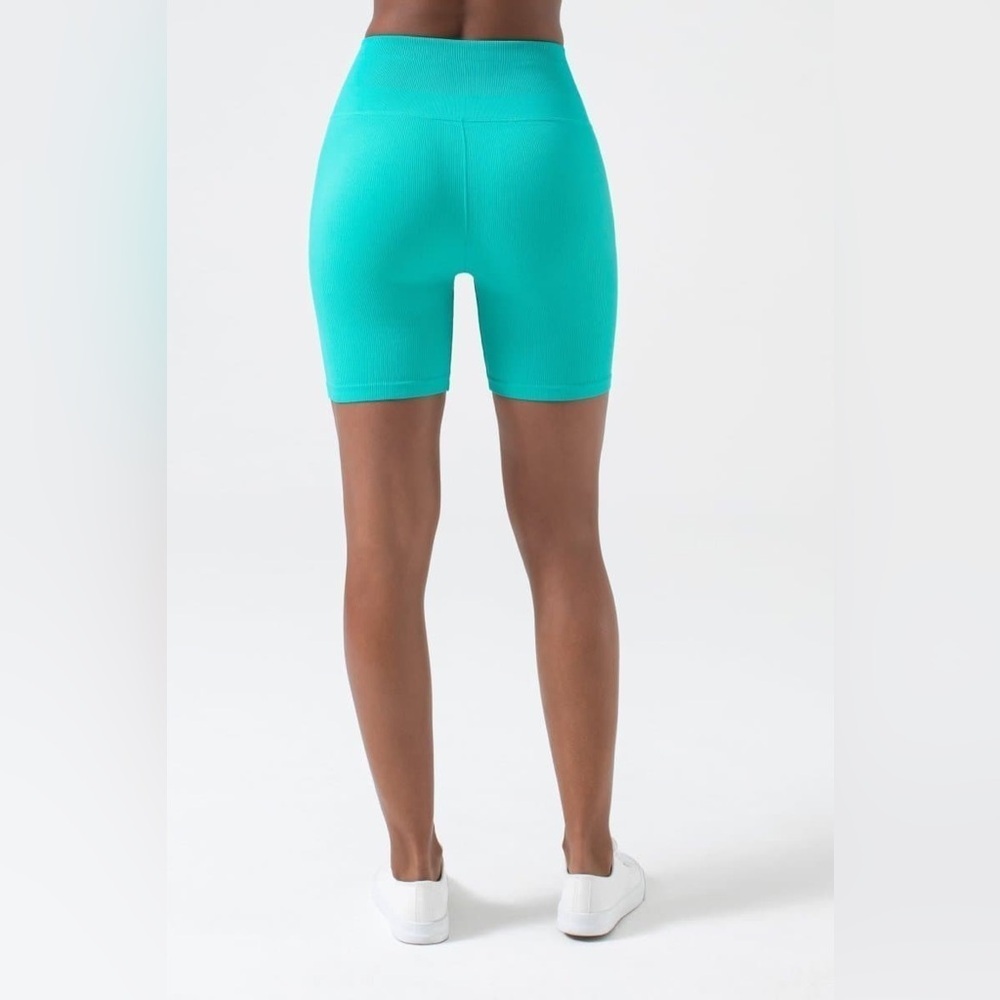 NUX The Good Short-High Rise Seamless Workout Shorts, Sz S, Sea Foam Green - Picture 2 of 2